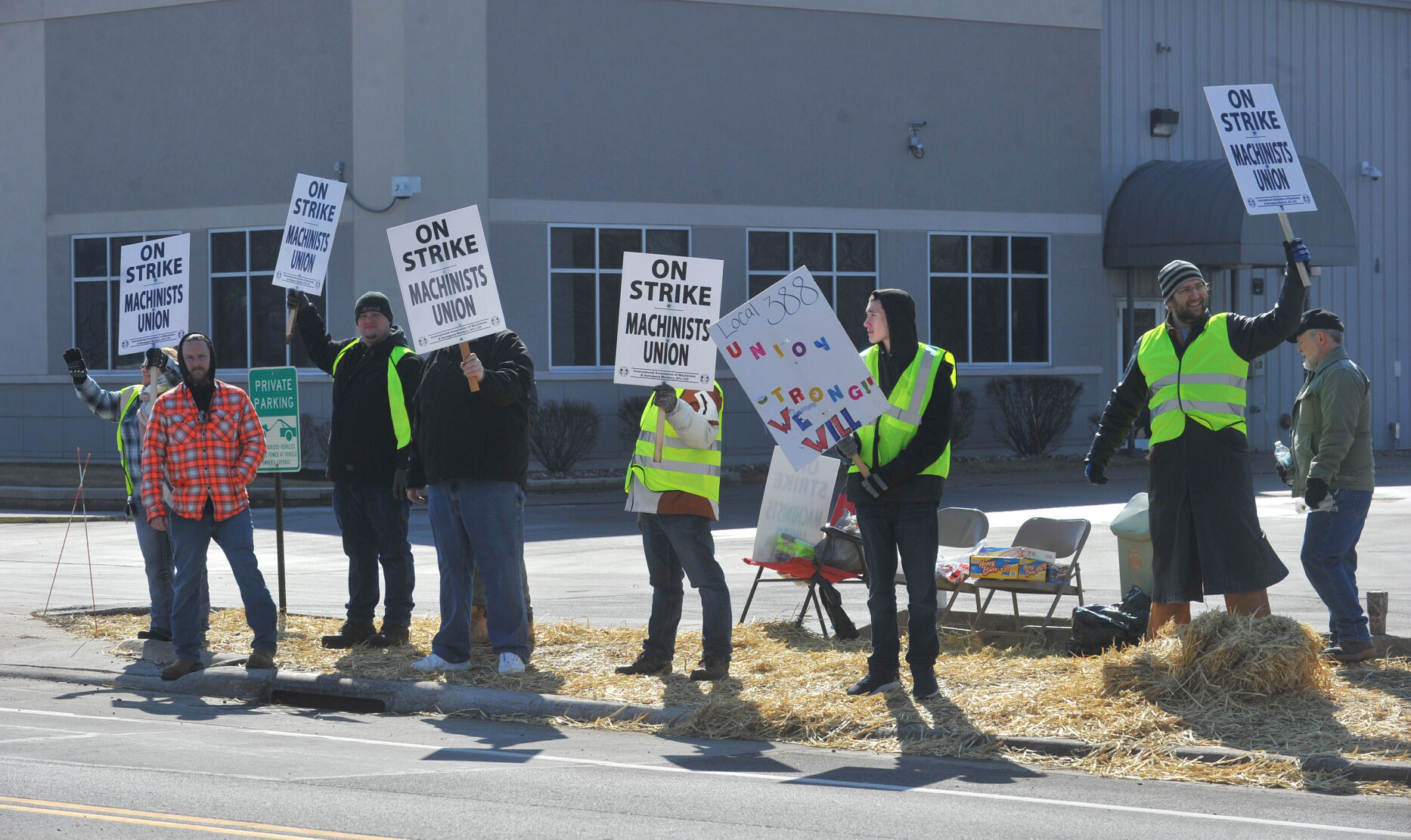 022222-qc-nws-strike-023a